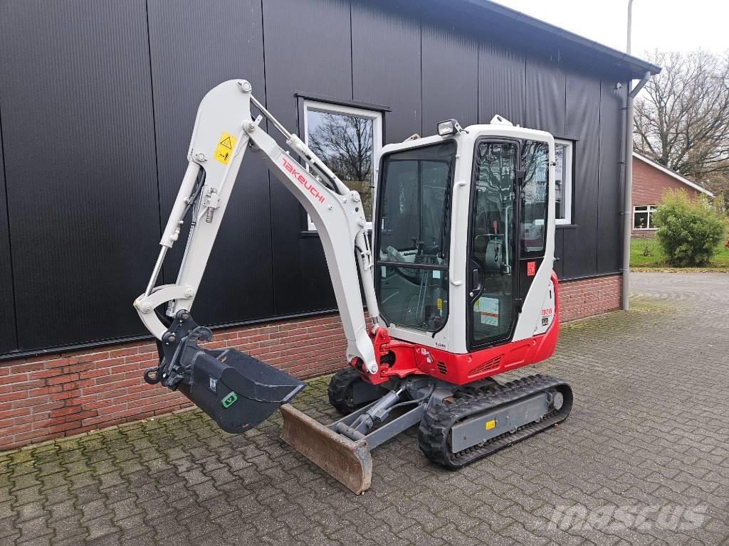 Takeuchi TB216 Mini bageri <7t