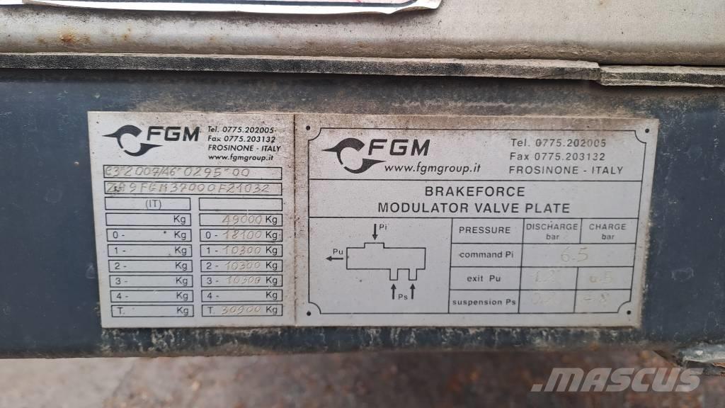 FGM FGM37 Nisko-utovarne poluprikolice