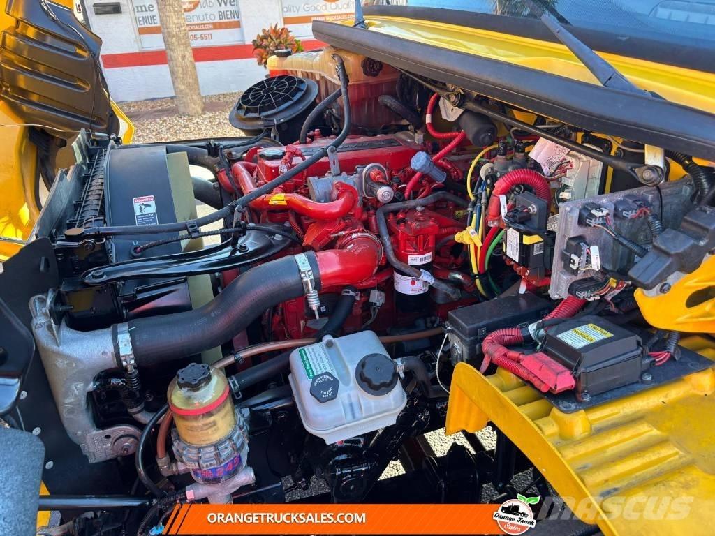 Freightliner M2 Sanduk kamioni