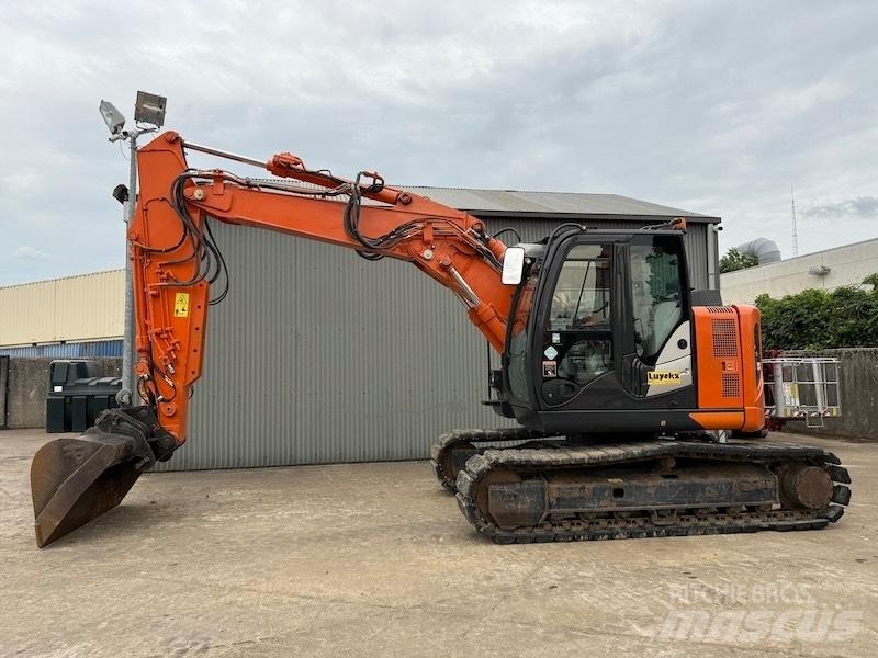 Hitachi ZX 135 US-6 Bageri gusjeničari