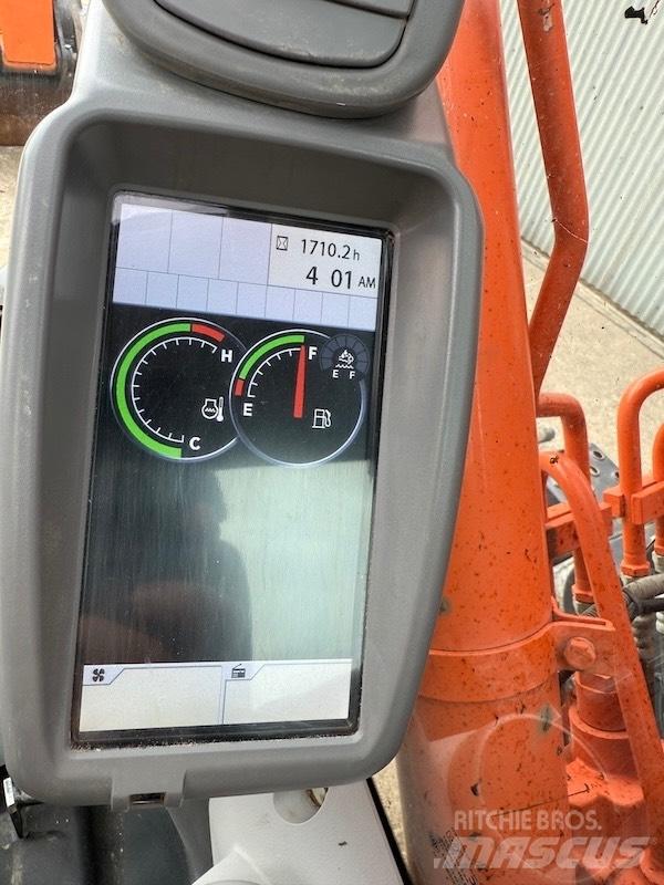 Hitachi ZX 135 US-6 Bageri gusjeničari