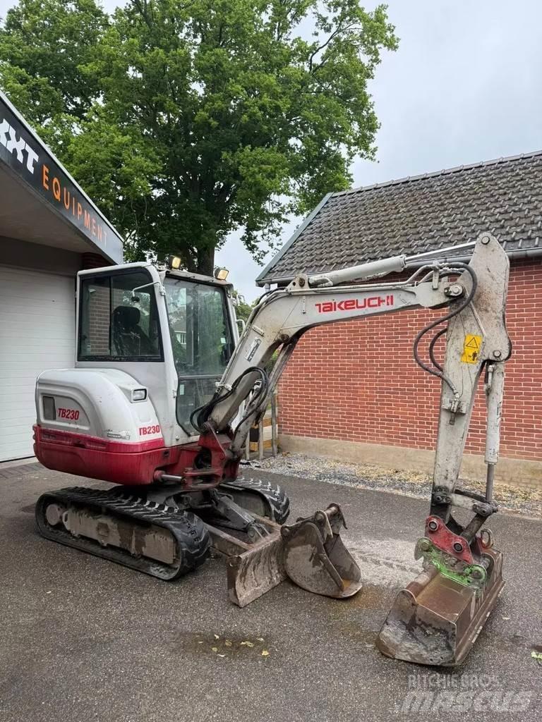 Takeuchi TB230 Mini bageri <7t
