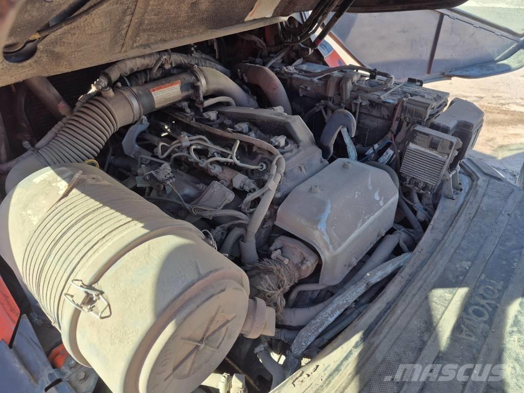 Toyota 8 FD 40 U Viličari - ostalo