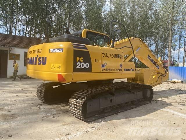 Komatsu PC200-8 Bageri gusjeničari