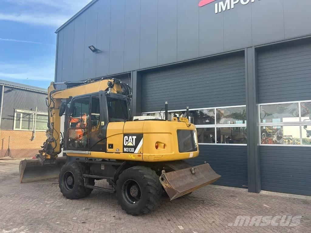 CAT M313D Bageri na kotačima