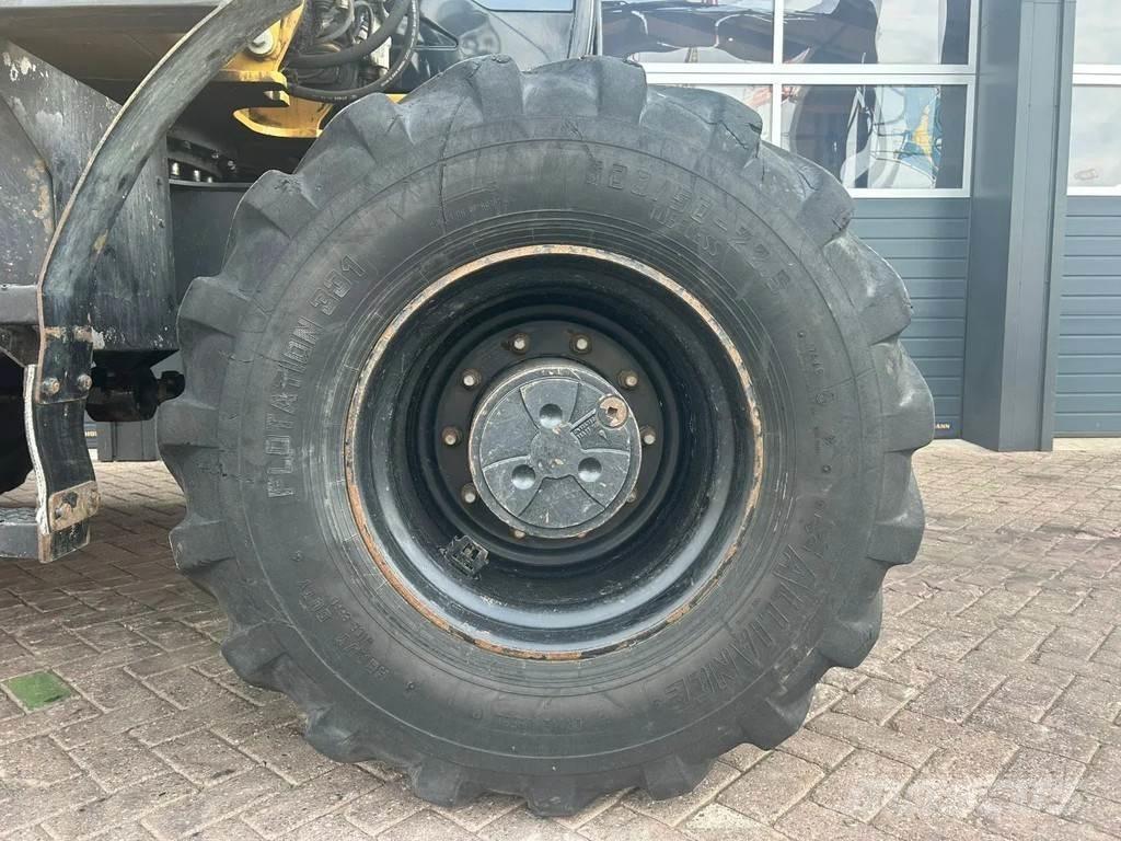 CAT M313D Bageri na kotačima
