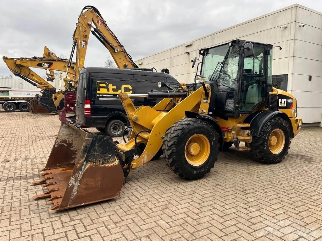 CAT 908M Utovarivači na kotačima