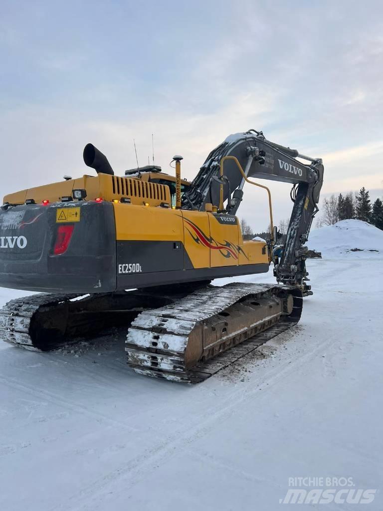 Volvo EC 250 D L Bageri gusjeničari