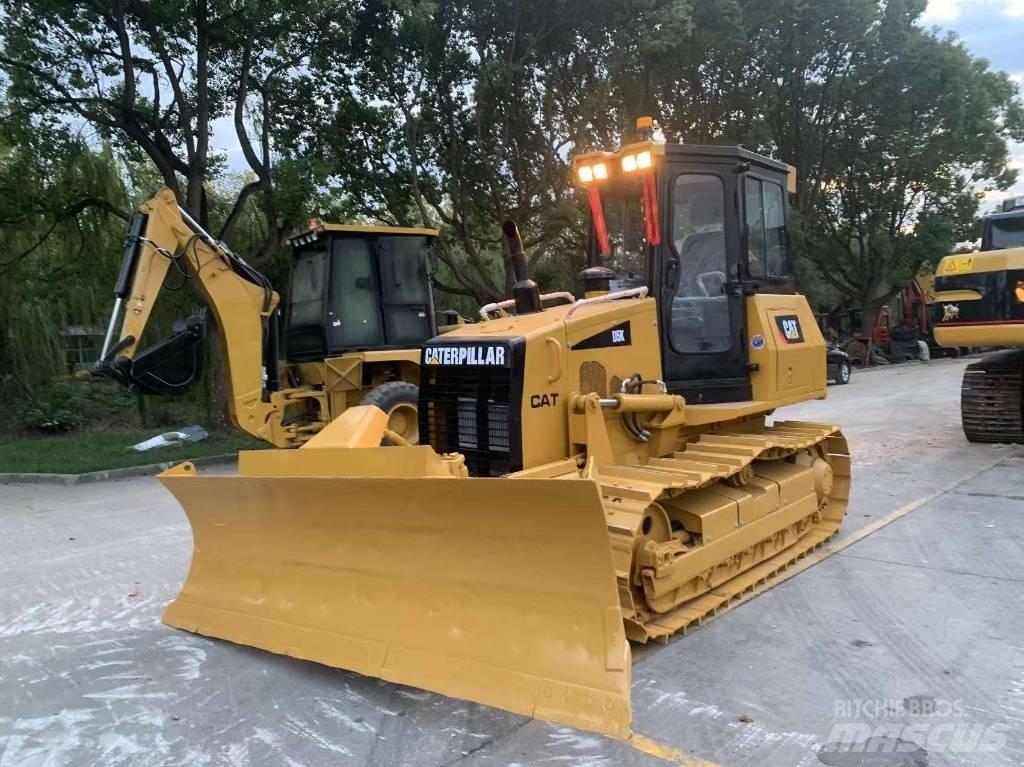 CAT D 5 K Buldožeri gusjeničari