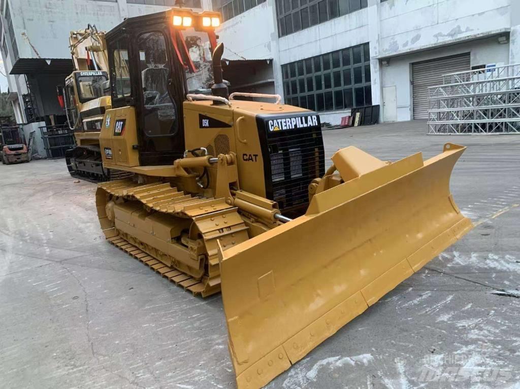 CAT D 5 K Buldožeri gusjeničari
