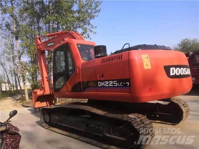 Doosan DH225 Bageri gusjeničari