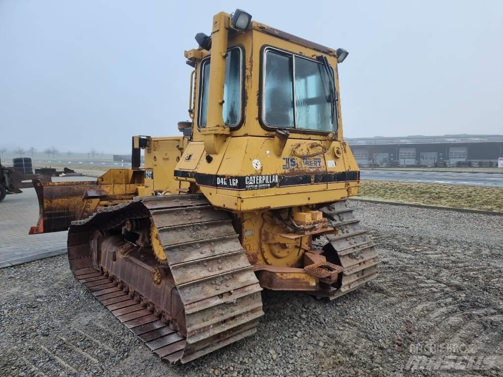 CAT D 4 H Buldožeri gusjeničari