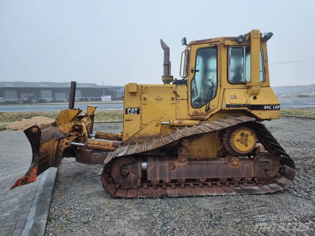 CAT D 4 H Buldožeri gusjeničari