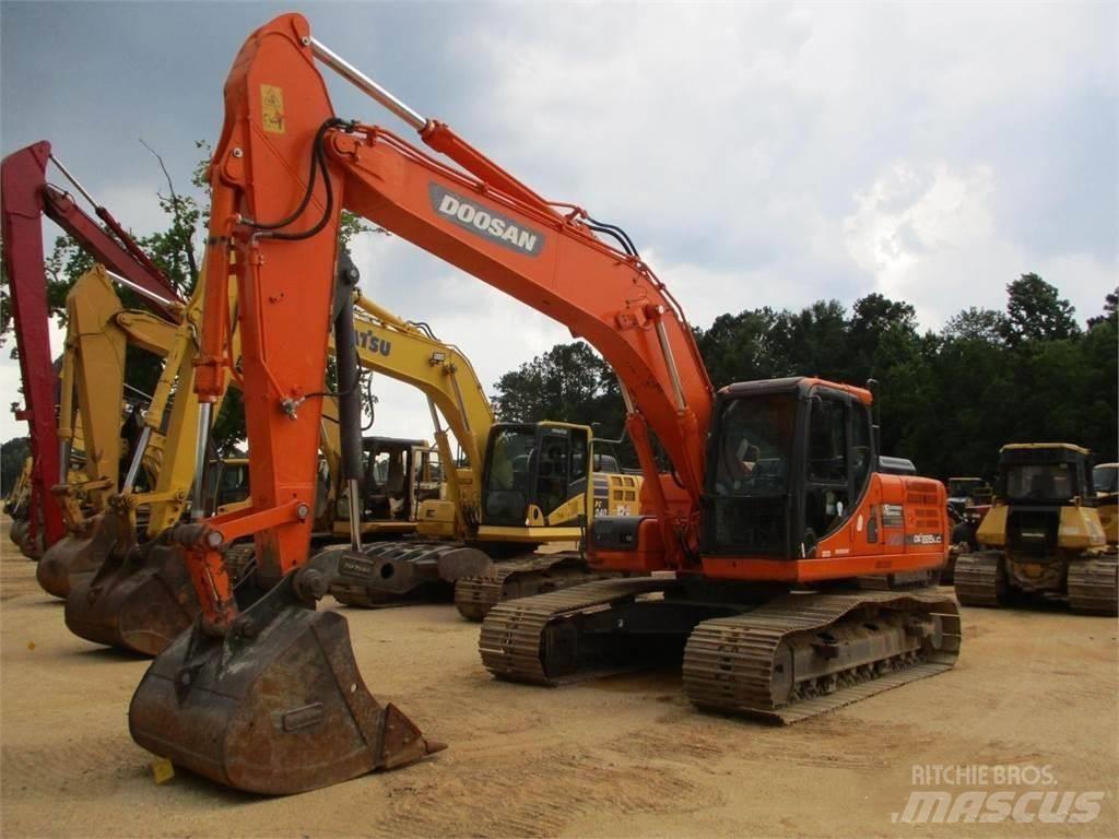 Doosan DX 225 Bageri gusjeničari