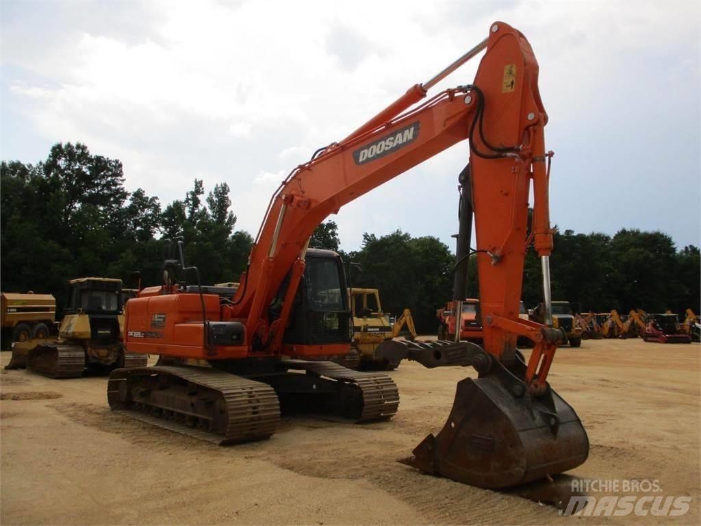 Doosan DX 225 Bageri gusjeničari
