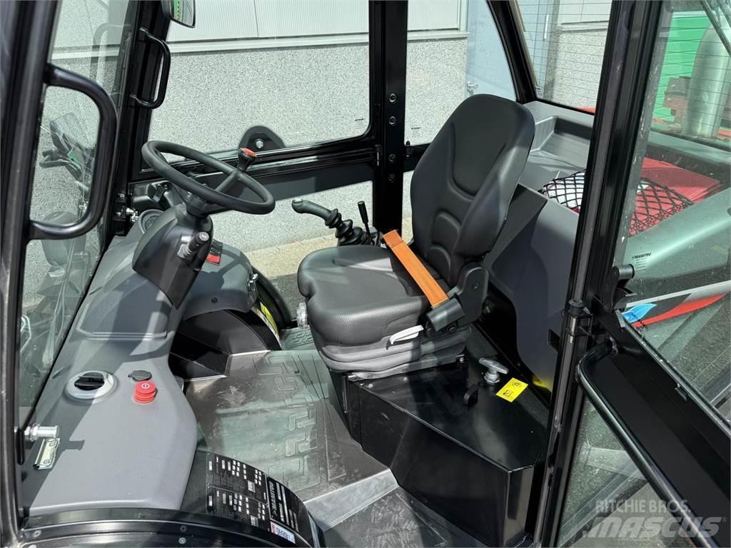 Manitou MC25-4 Terenski viličar
