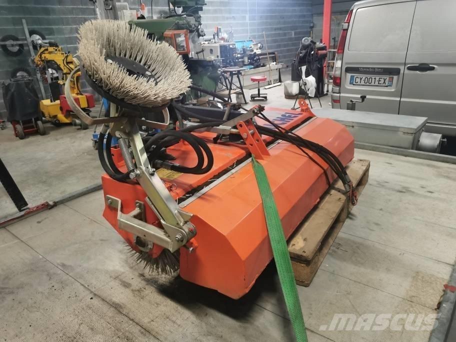 Tuchel Simplex 135HD Strojevi za metenje