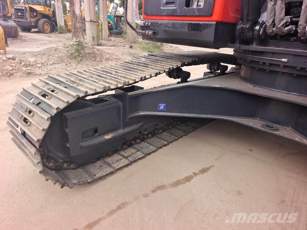 Doosan DX225LC Bageri gusjeničari