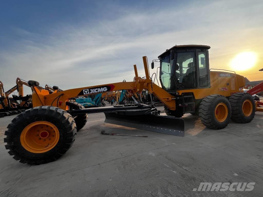 XCMG GR 2153 Buldožeri na kotačima
