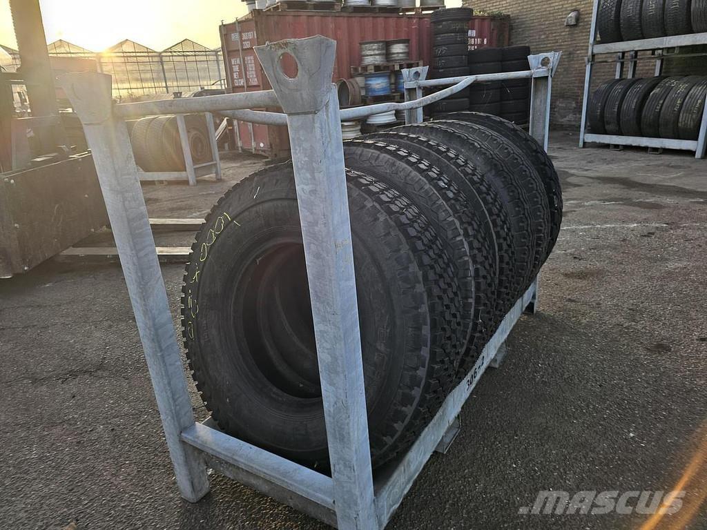  Several 1000 X 20 Prikolice sa voznim postoljem