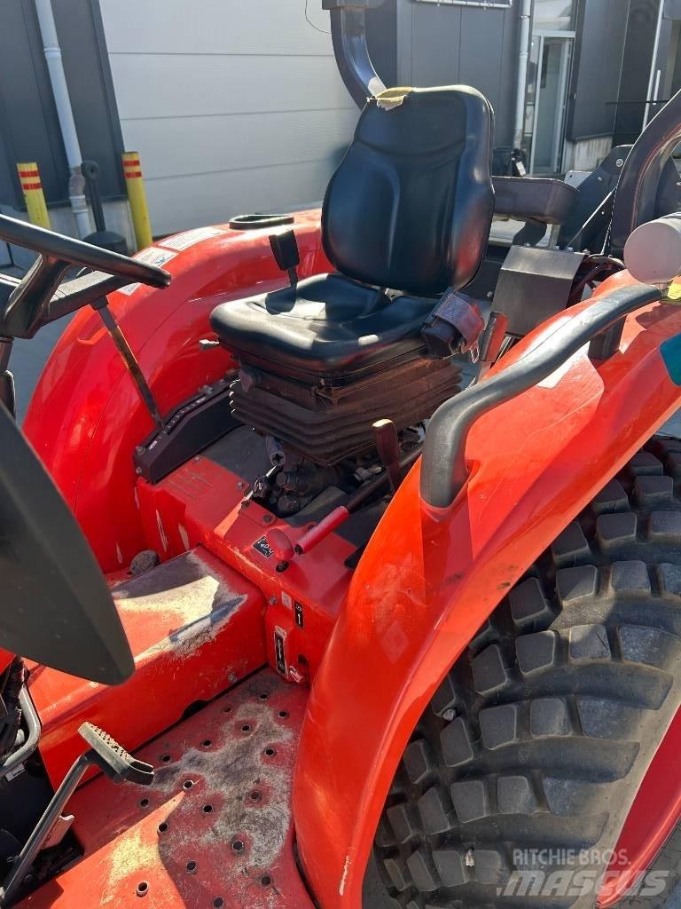 Kubota L1-382 HST Kompaktni (mali) traktori