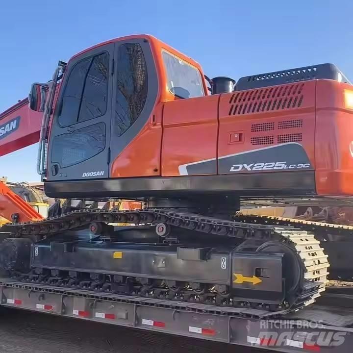 Doosan DX225LC-9C Bageri gusjeničari