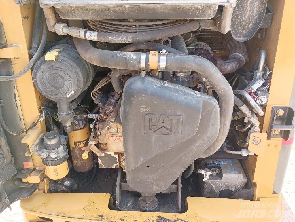 CAT 226 B Skid steer mini utovarivači