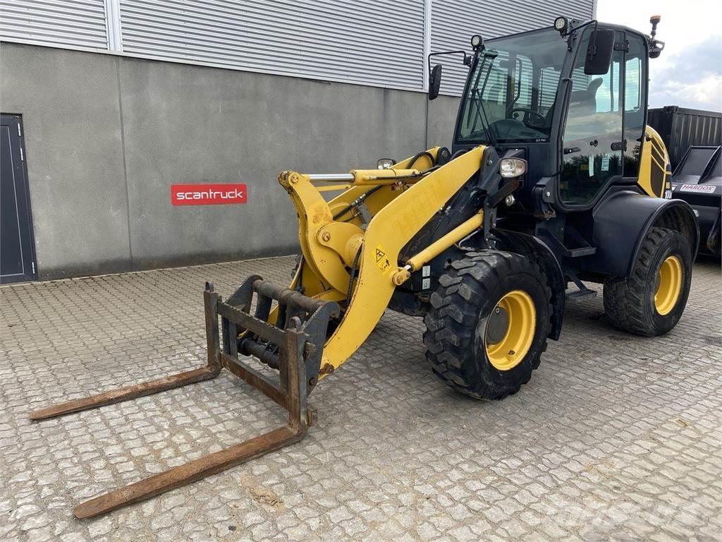 Komatsu WA100-7 Višenamjenski utovarivači
