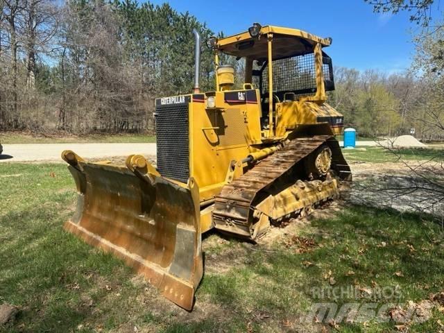 CAT D 5 M XL Buldožeri gusjeničari