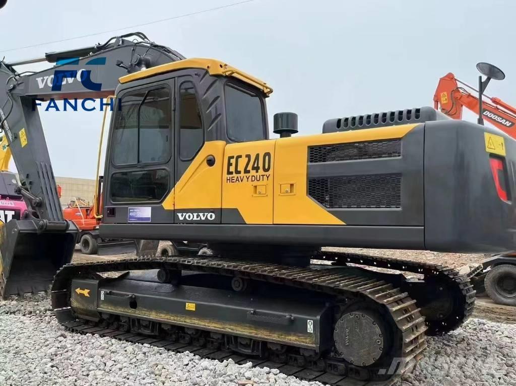 Volvo EC 240 Bageri gusjeničari