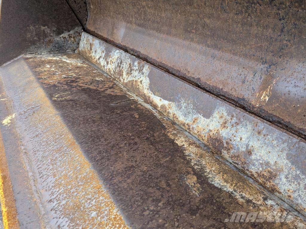  SUTTON 4-IN-1 BUCKET Kašike / Korpe