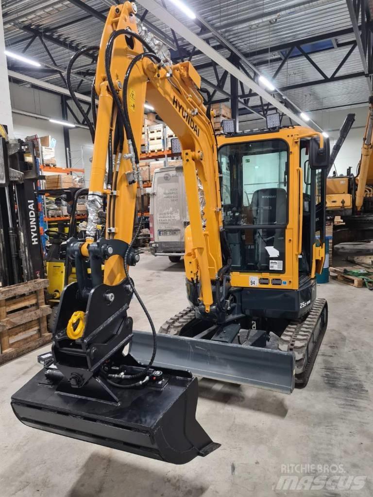 Hyundai R25-9AK Mini bageri <7t
