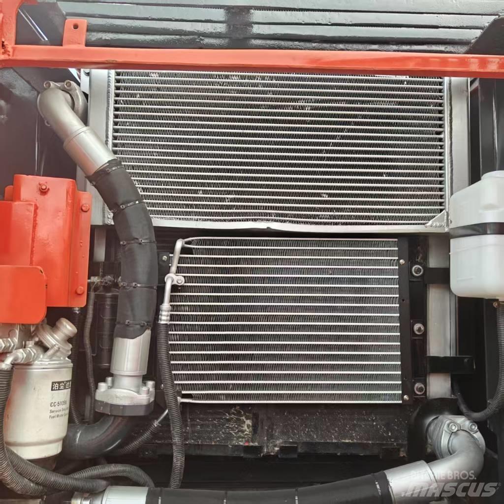 Doosan DX 225 LCA Bageri gusjeničari