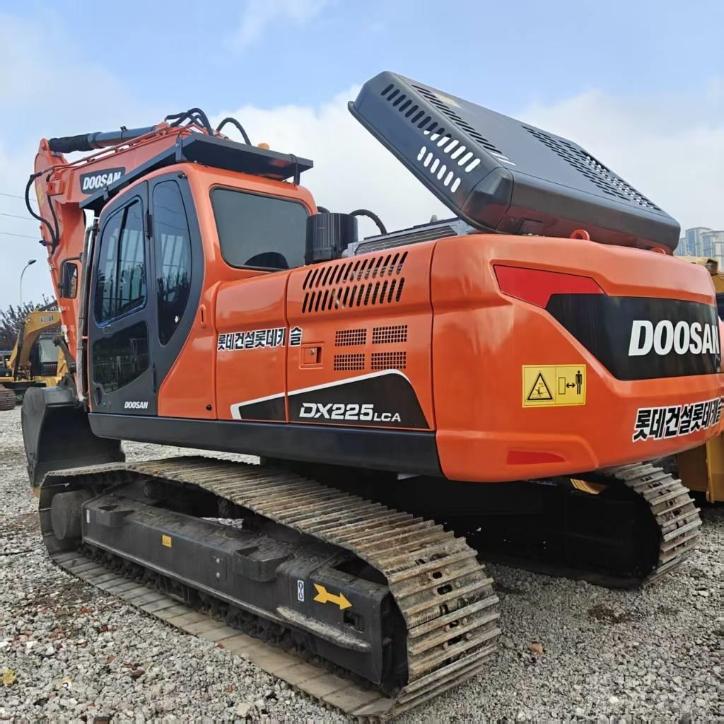 Doosan DX 225 LCA Bageri gusjeničari