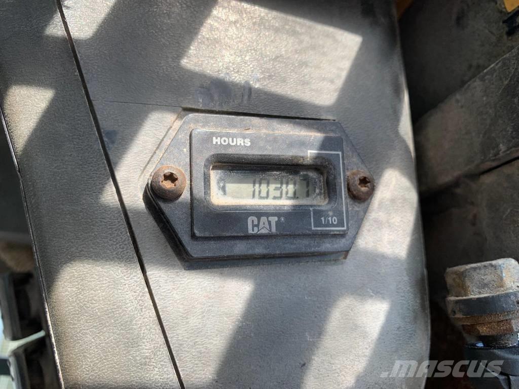 CAT 246 Skid steer mini utovarivači