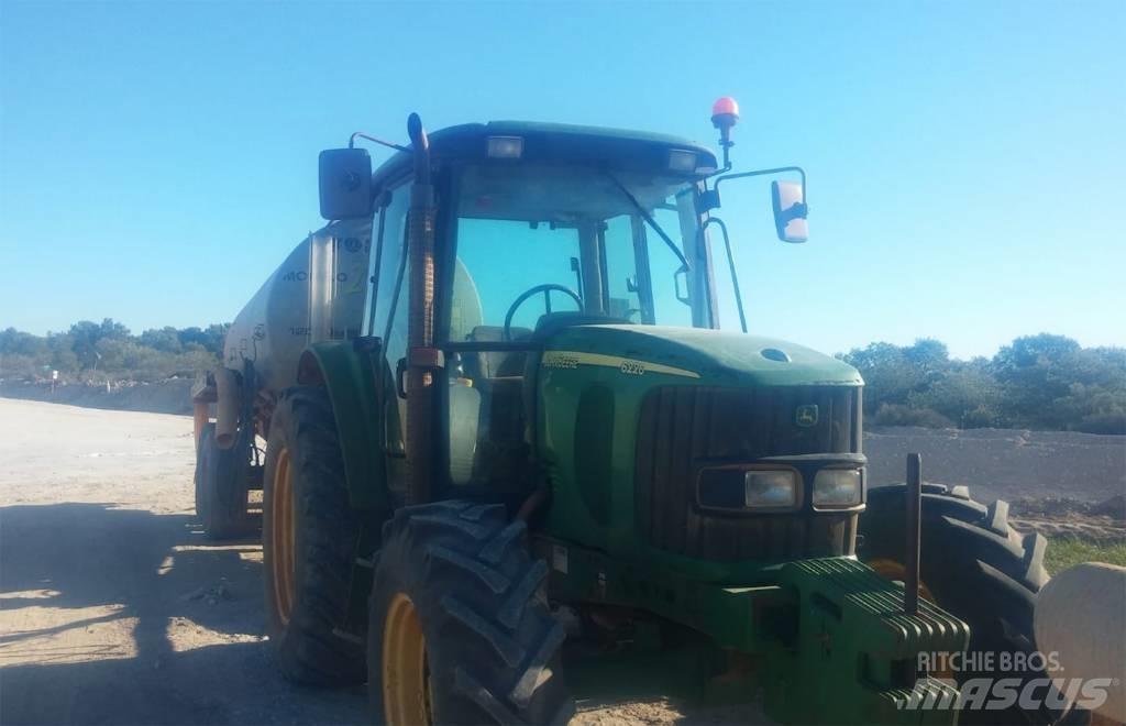 John Deere 6220 Traktori