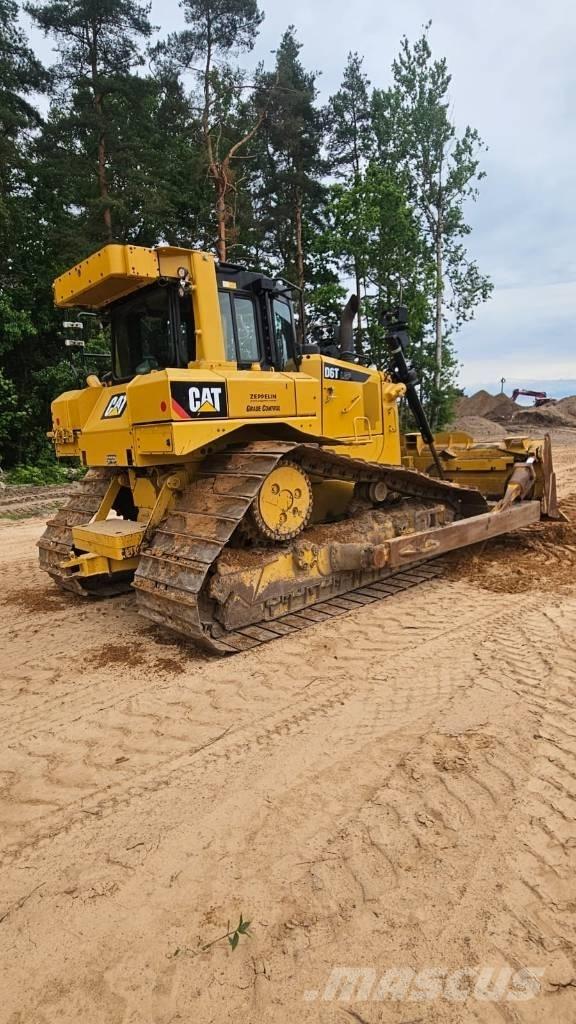 CAT D 6 T LGP Buldožeri gusjeničari