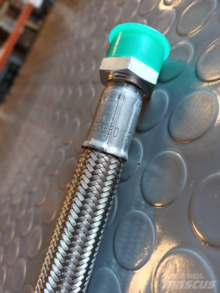 Volvo HOSE 23960136 Transport – ostalo
