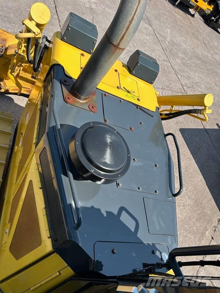 Komatsu D 65 PX-18 Buldožeri gusjeničari