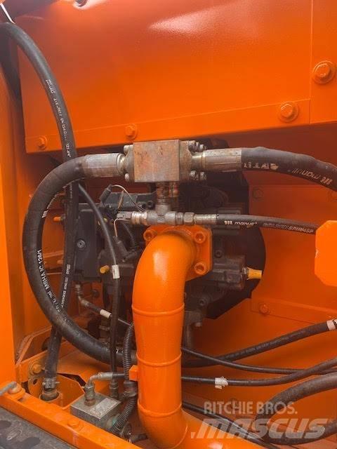 Doosan DX 180 LC Bageri gusjeničari