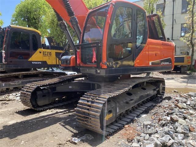 Doosan DX 225 LC Bageri gusjeničari