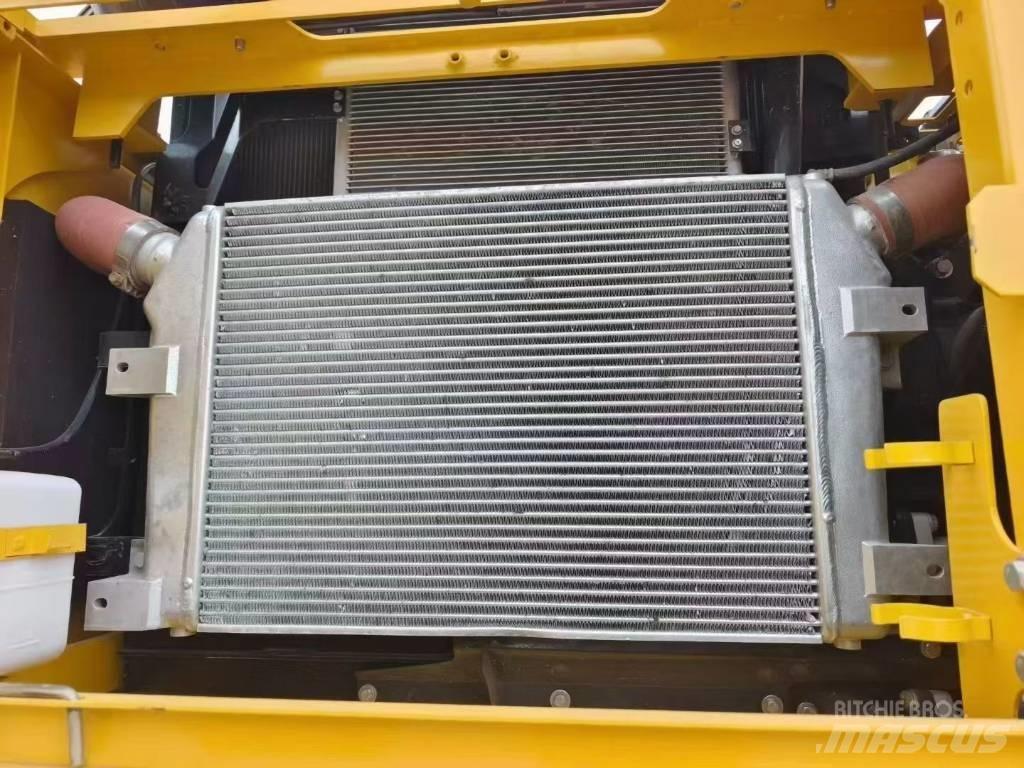 Komatsu 350-8 Bageri gusjeničari