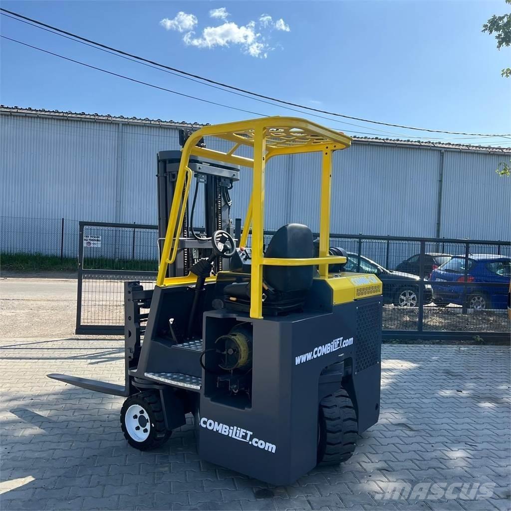 Combilift CBE 3000 Viličari sa 4-stranskim dohvatom