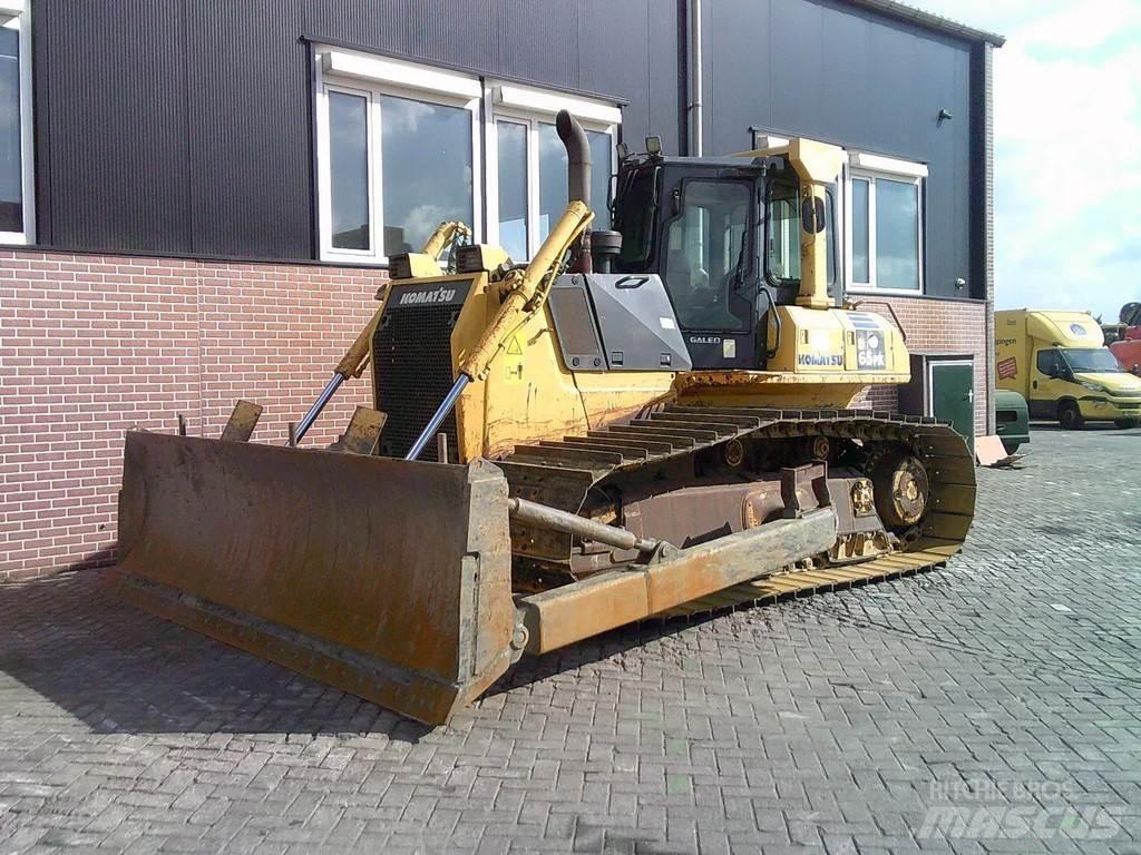 Komatsu D65PX-15 Buldožeri gusjeničari