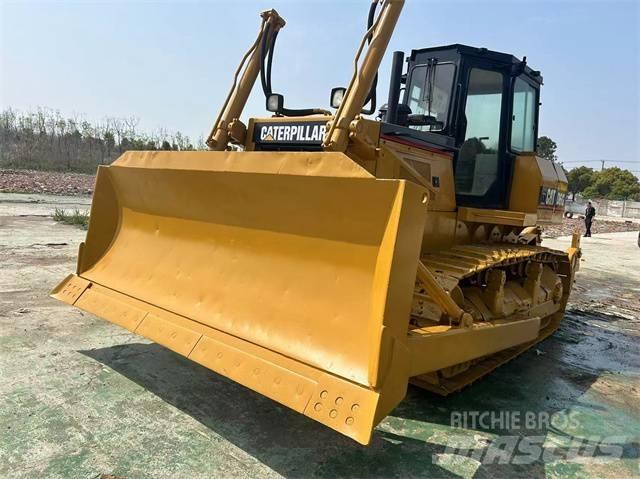 CAT D 6 G Buldožeri gusjeničari