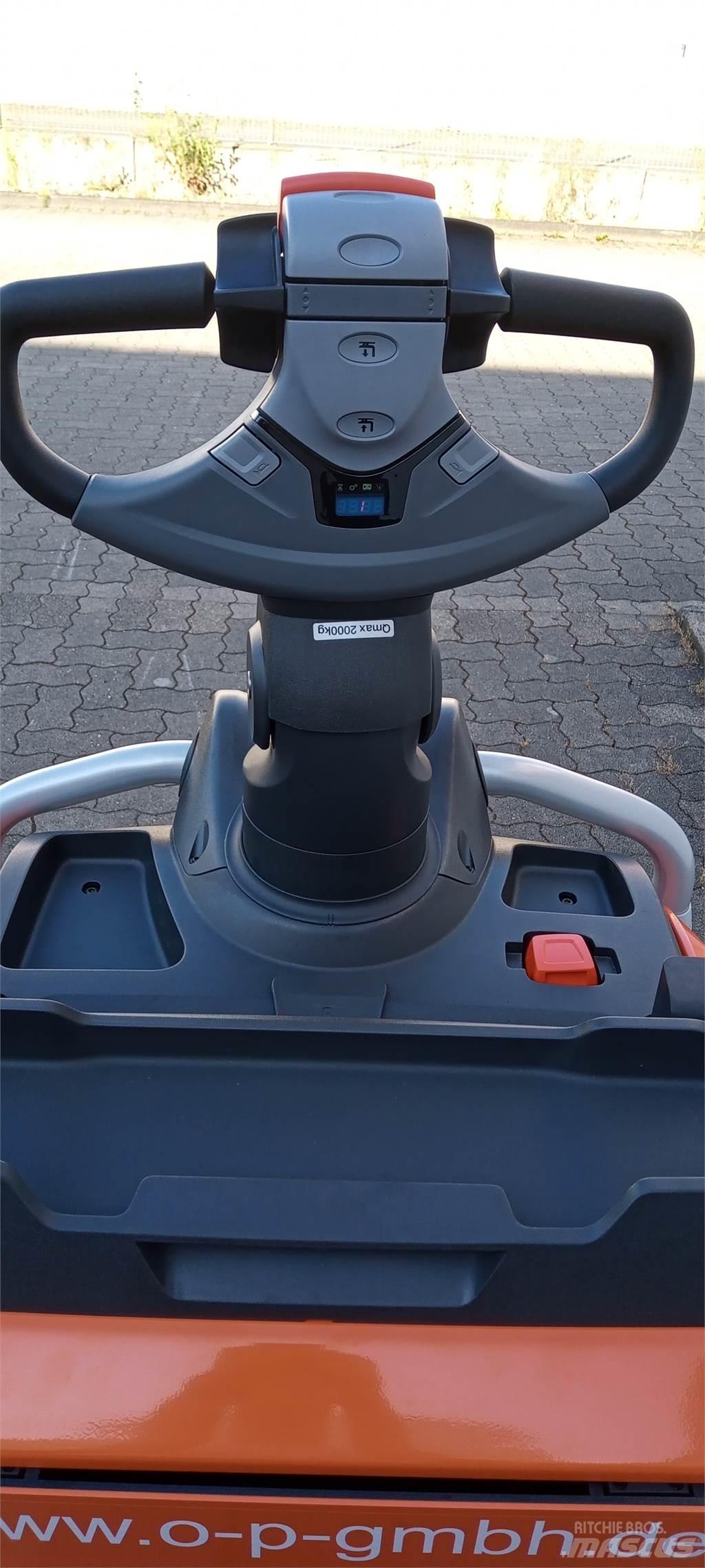 Toyota LPE200 Nisko podizni električni viličar