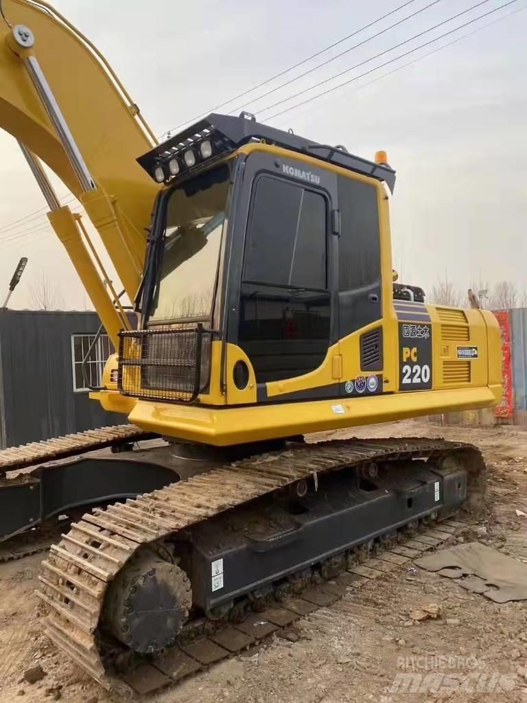 Komatsu PC220-8 Bageri na kotačima