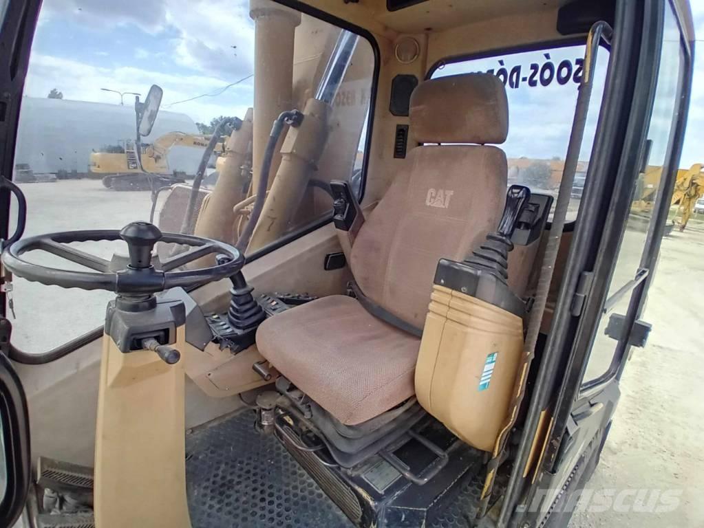 CAT M 315 Bageri na kotačima