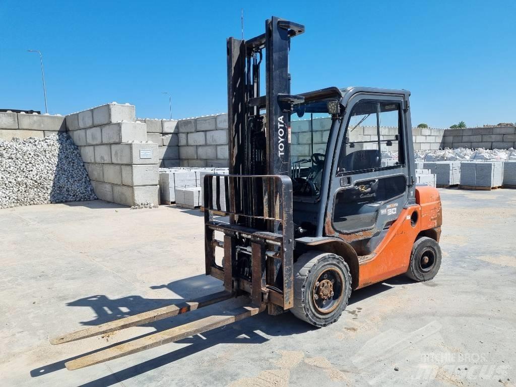 Toyota 02-8 FD F 30 Dizelski viličari