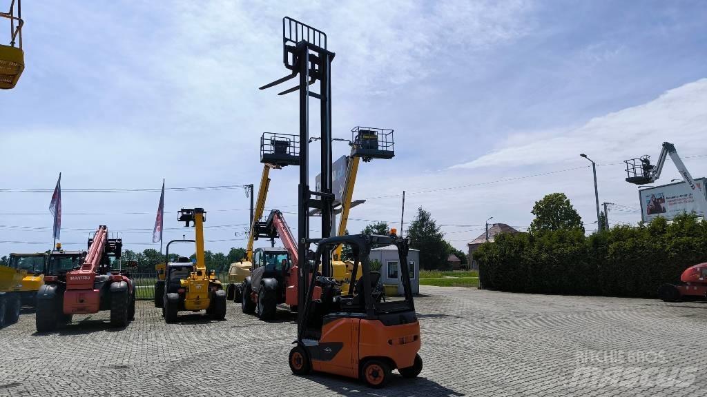 Linde E16-02 Električni viličari